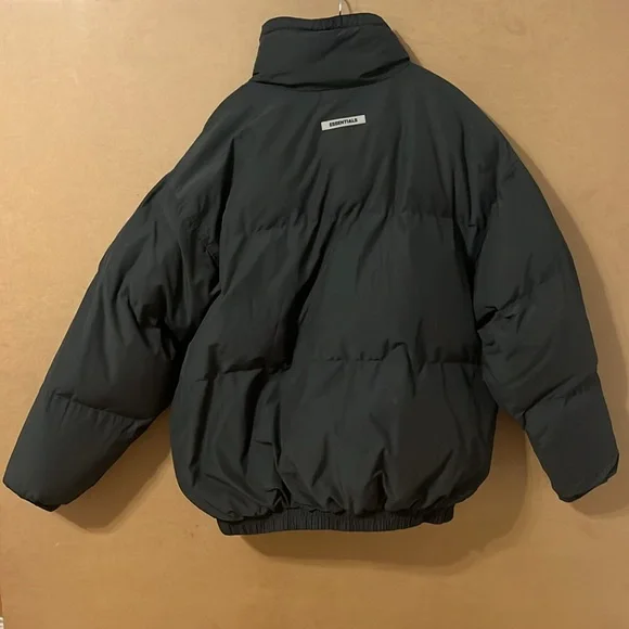 Essentials Puffer - Picture 7 of 10